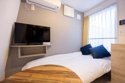 8-minute walk from Waseda Station/e02