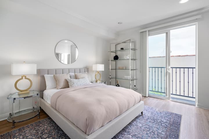 Beverly Hills Lux Townhouse - Beverly Hills, CA