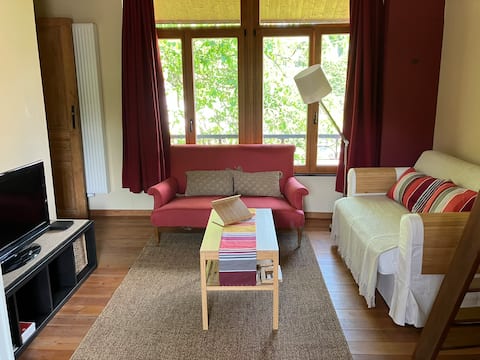 Top performing Airbnb: High Linden: Apartment in a large garden in Schaerbeek Schaarbeek