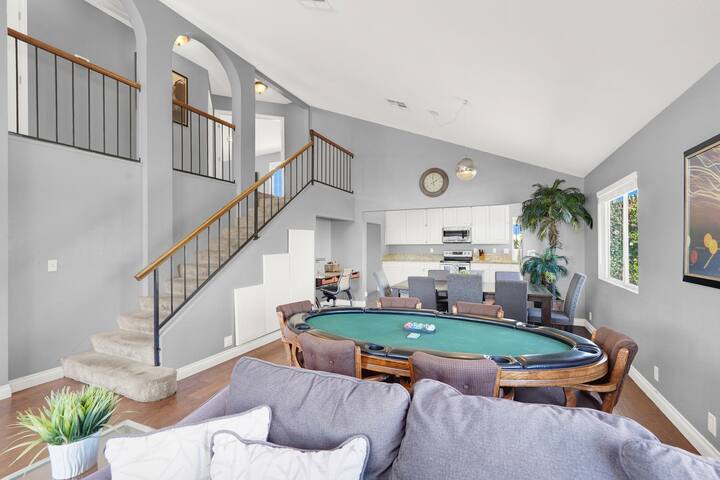 Luxe 4BR Vegas Retreat | Pool, Games & BBQ! gallery image 2