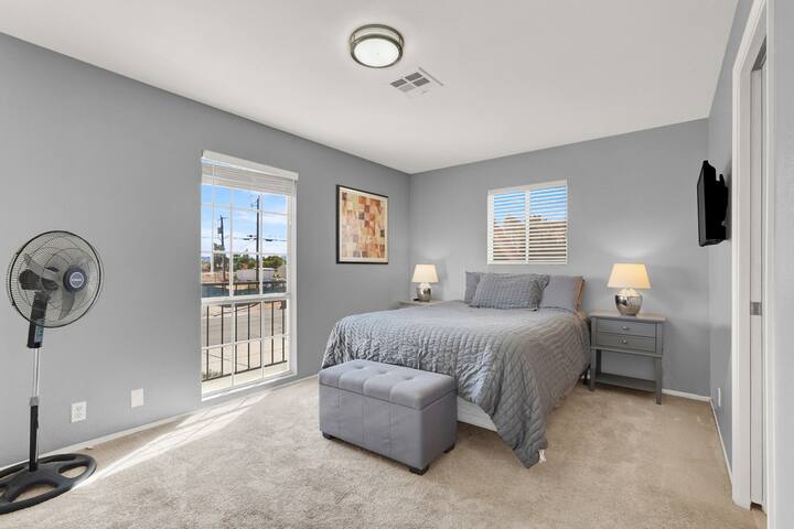 Luxe 4BR Vegas Retreat | Pool, Games & BBQ! gallery image 3