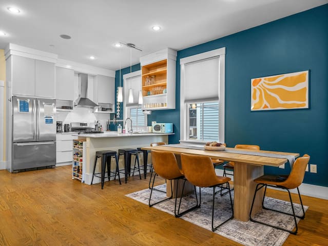 Bright & Spacious 3BR Condo in Central Cambridge