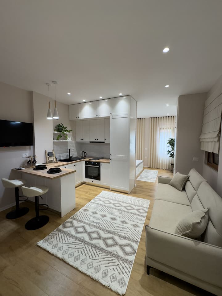 Pavé Apartment - Korçë