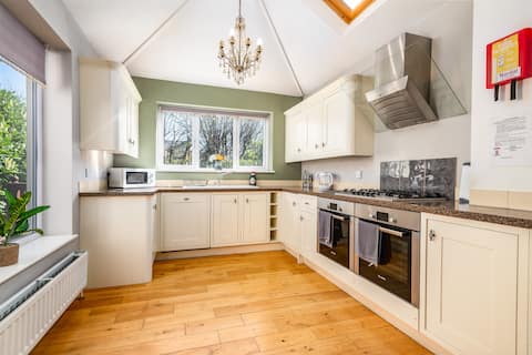 Modern 6BR w/ Parking | Bedford