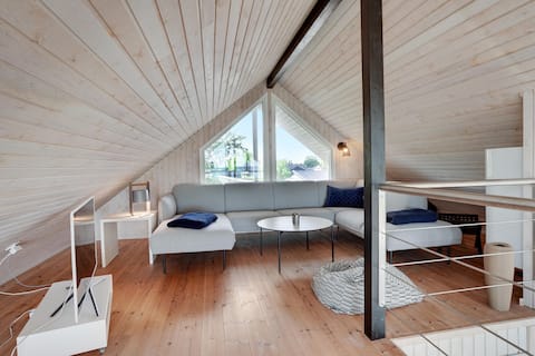 Top Airbnb: Cottage with wilderness bath - 20m from the beach in Nordfyns