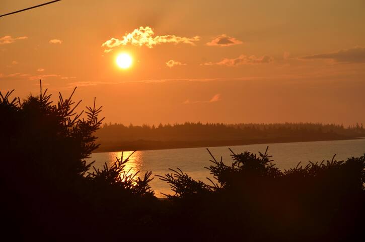 Beautiful OCEANFRONT BEACH Cottage – NB, Canada gallery image 3