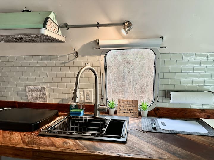 Vintage Airstream. Secluded Stay - Texas
