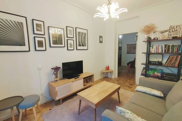 Malasaña. Piso 4 habitaciones grandes con balcón