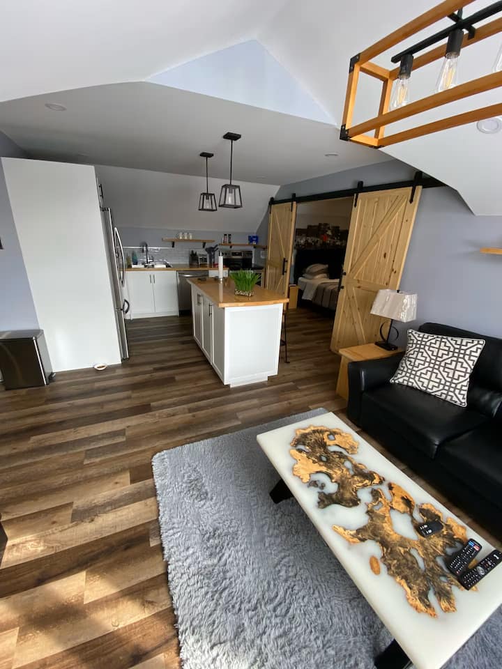 Cozy 1 Bedroom Loft With King Bed - Grand Falls-Windsor