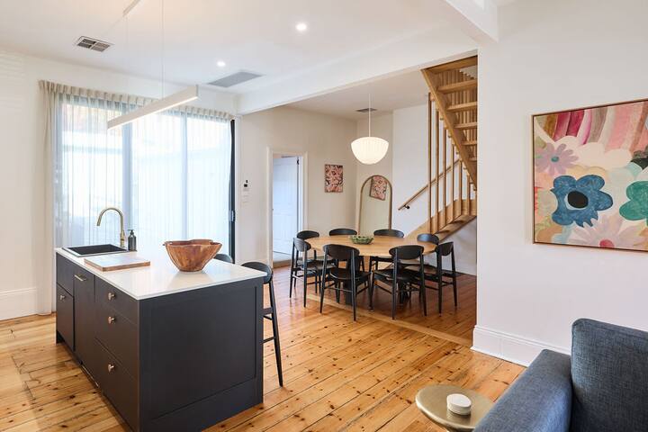 Stylish, Central & Spacious | Parking Included gallery image 2