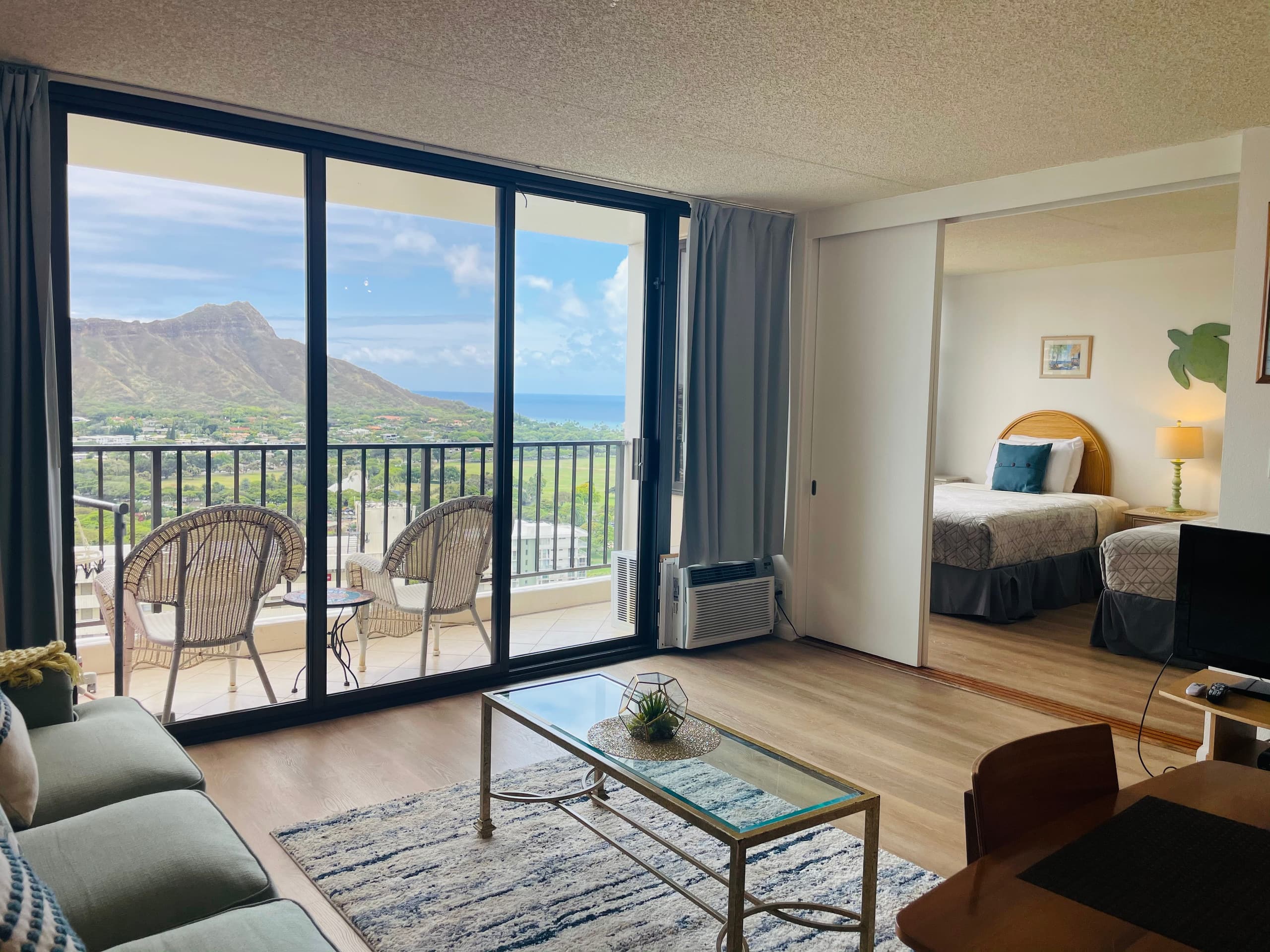 Waikiki Banyan HighFloor 1 bdrm - Image 4