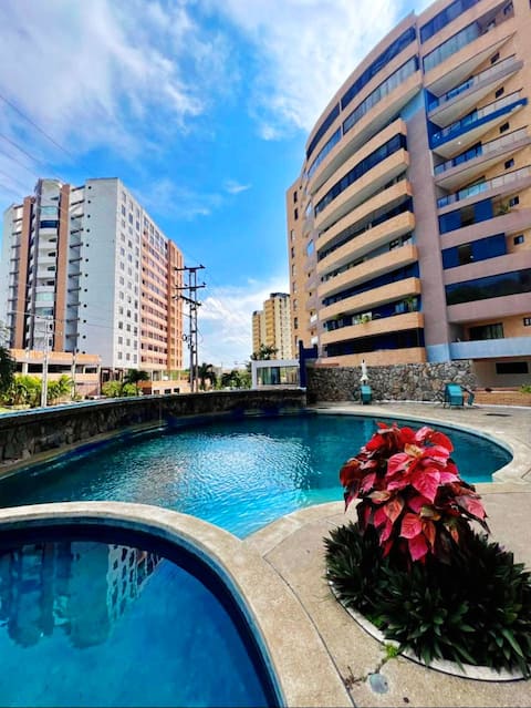Beautiful 2BR Apt. Wi-Fi & Pool near C.C Sambil