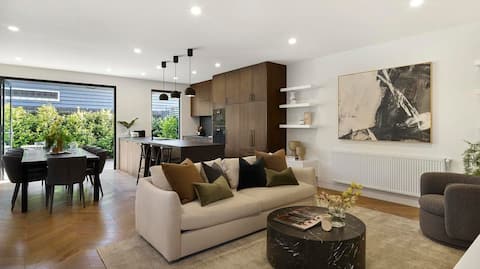 Richmond Rooftop view of MCG and CBD