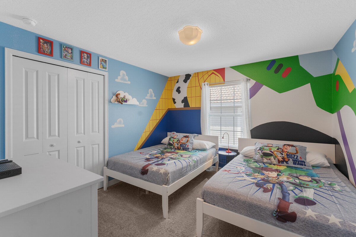 4824 Resort Pool House Disney Universal Orlando - Houses for Rent