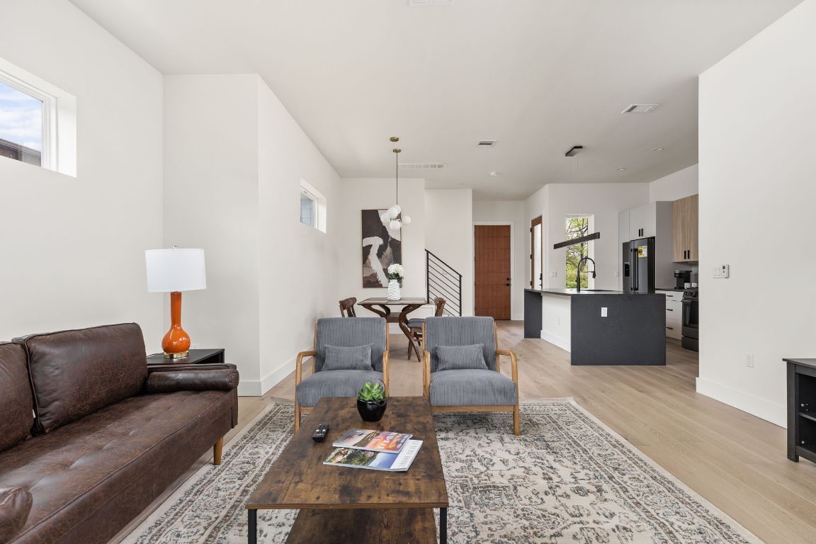 Stunning Austin Skyline | Groups & Pets!