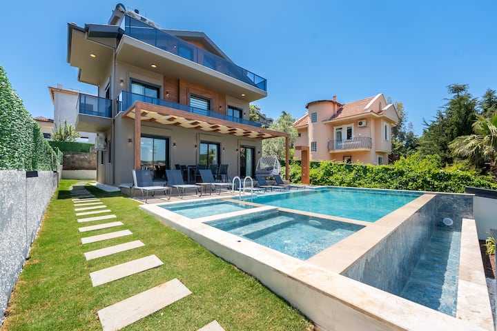 Fethiye Ovacık Da ÇOcuk Havuzlu Lüks Villa - Ölüdeniz