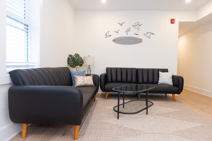 3 Bdr Renovated Condo | The Beach->1 Block! - Wildwood, NJ