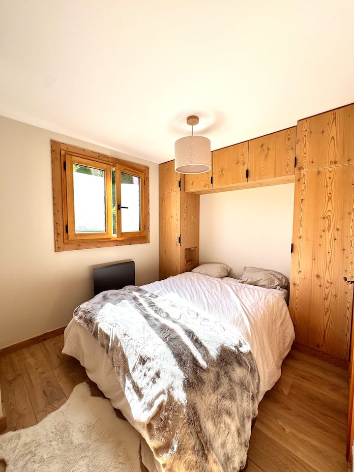 Schlafzimmer 1