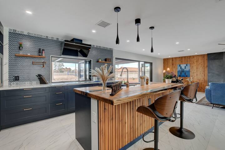 It’s not a home – it’s a resort! gallery image 5