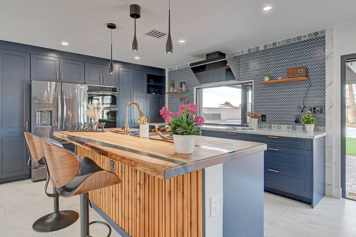 It’s not a home – it’s a resort! gallery image 3