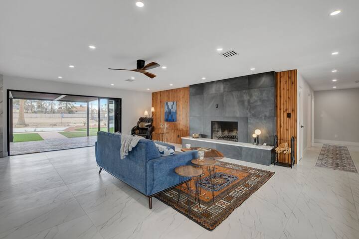 It’s not a home – it’s a resort! gallery image 2