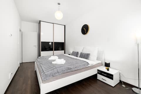 BNB Modern Apartment Ostrava Center +Garage Option