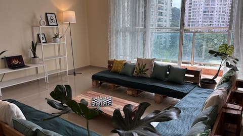 LimeLight - The Palm View Apartment 3 BHK