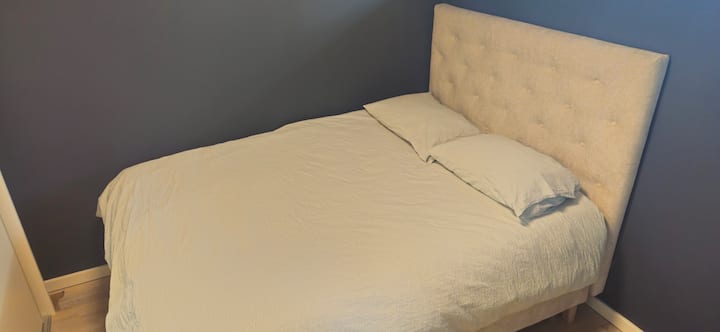 מיטה זוגית בגודל 150x200