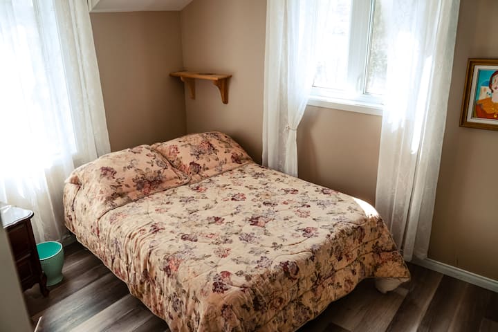 ชั้น 1 ห้องนอน