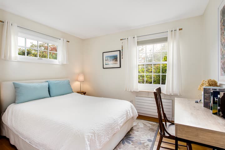 Dormitorio 2 (cama tamaño queen)