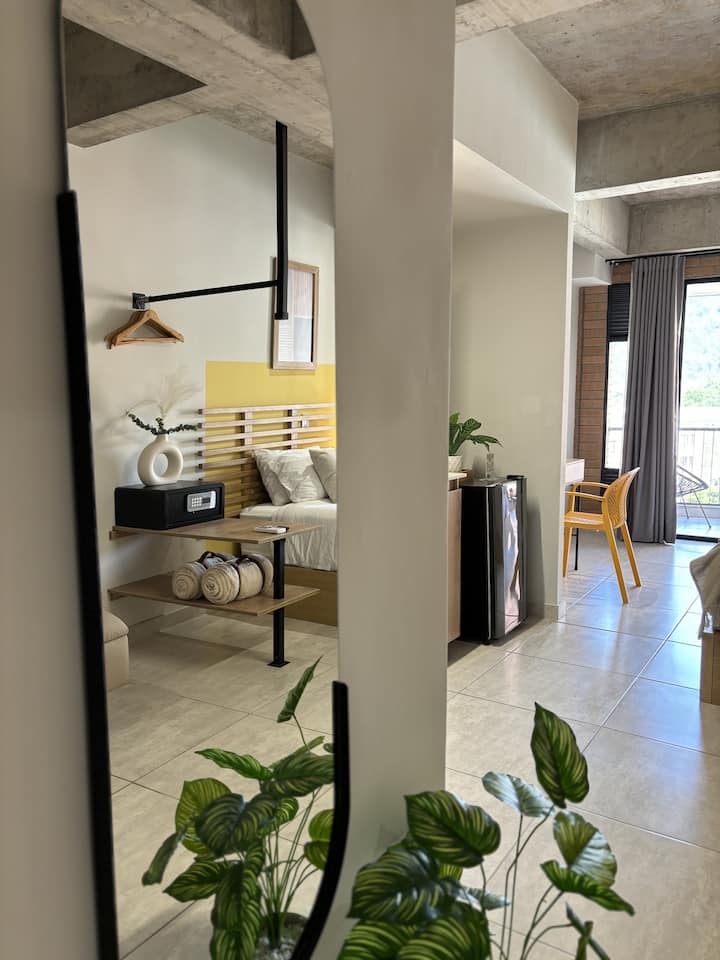 Loft Piso8/balcón/cama King - Medellín