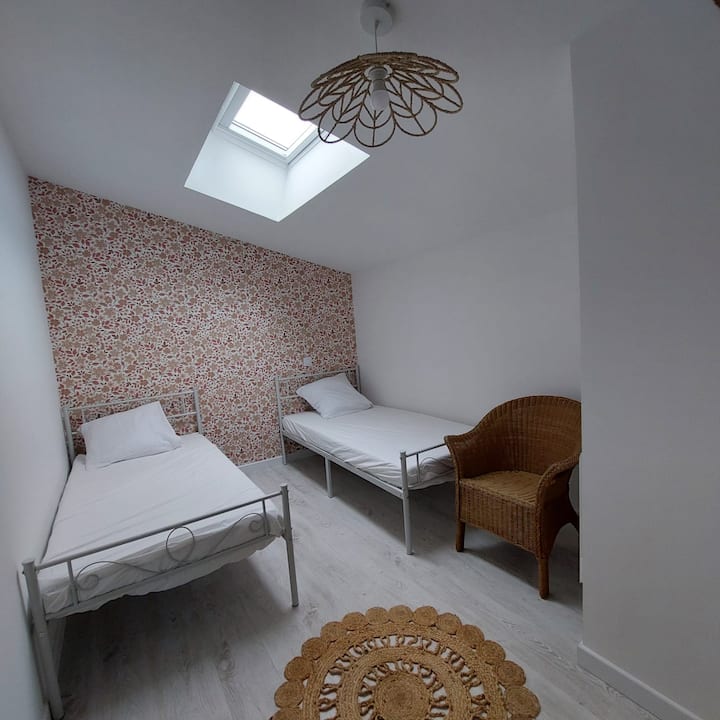 ห้องพักคู่เตียงเดี่ยว 2 เตียง