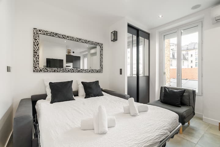 Ambienti i dhomës së gjumit