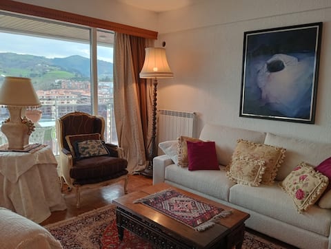 Popular Airbnb listing: Downtown with views in Zarautz in Zarautz