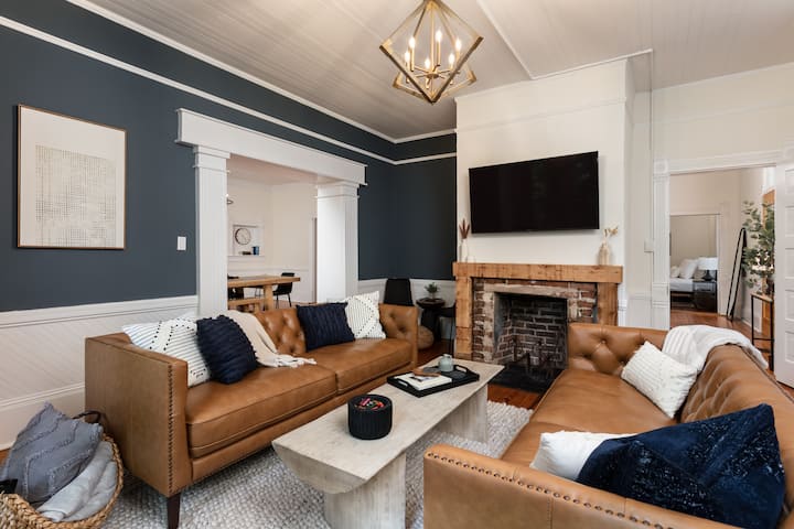 Historical Modern Luxury Home, 5 Bedrooms/8 Beds - South Carolina
