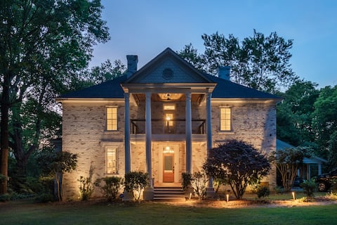 Historical Modern Luxury Home, 5 Bedrooms/8 Beds