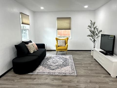 Top performing Airbnb: Rolando Retreat in Mid City:Eastern Area