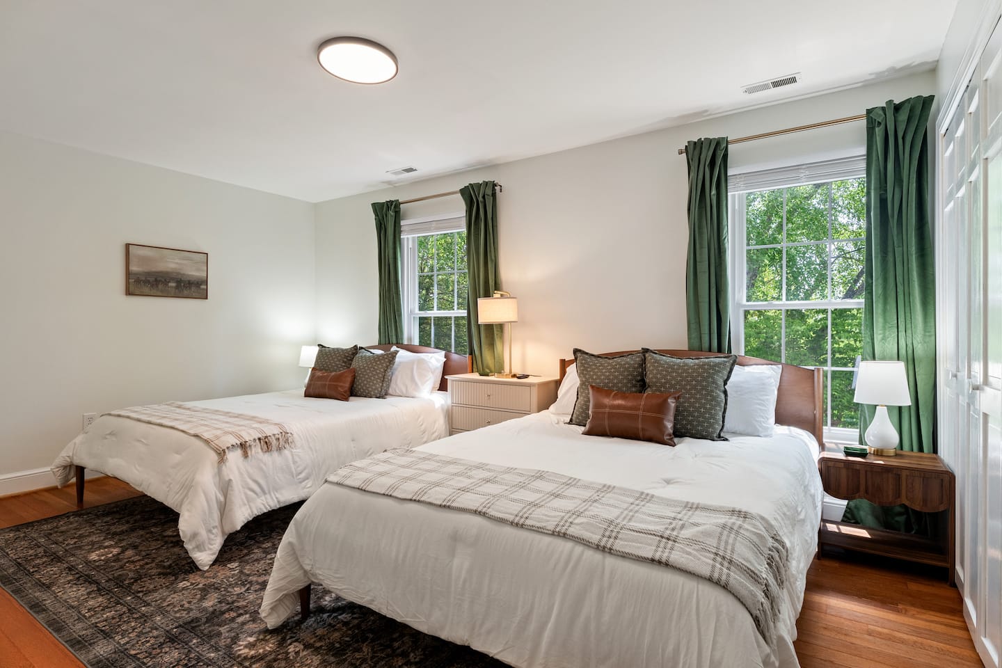 Photo 26 — Double Queen Room