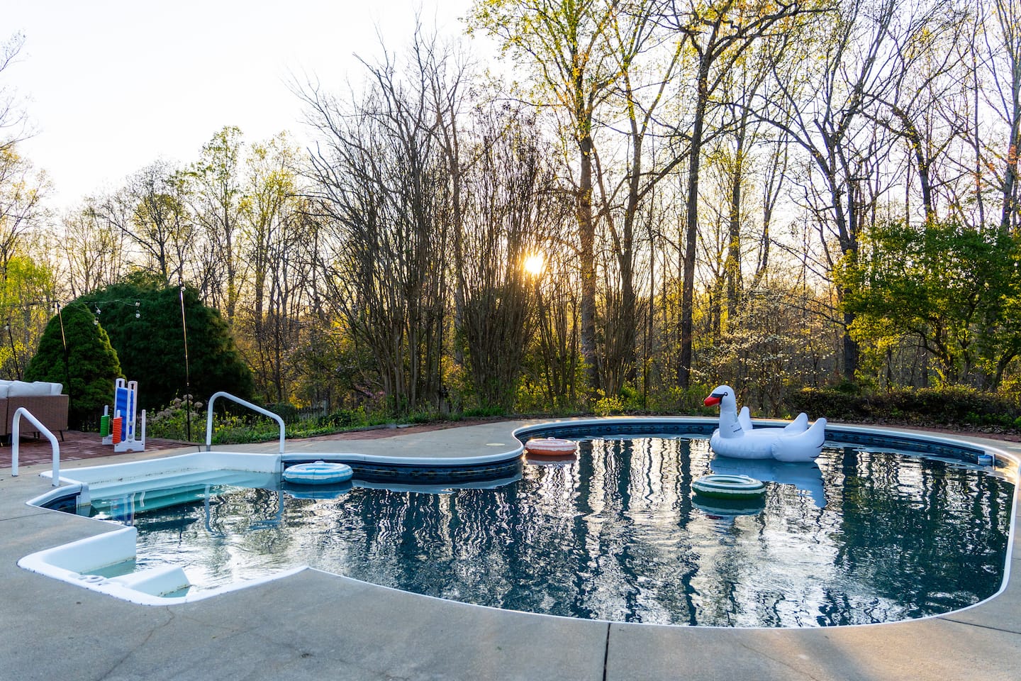 Photo 7 — Pool at golden hour