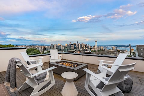 Skyline Views | Gym • Deck | Walk to Pikes Place