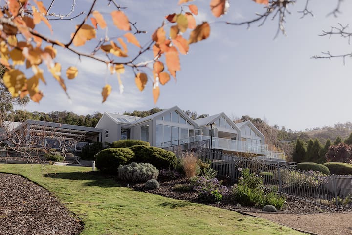 Beachfront Estate with Tennis Court gallery image 3