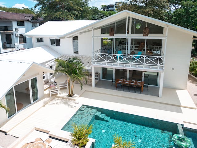 Coconut Villa: Your Boho-Chic Escape in Tamarindo