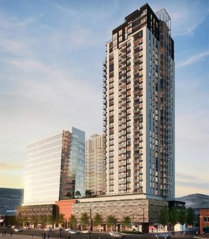 Modern 1 Bed 1 Bath Condo W/parking - Kelowna