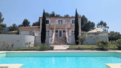 Villa with great pool and beautiful view