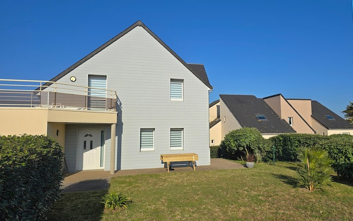 House by the sea and dunes - Beach 150 m away