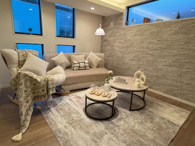 67 电车1站到新宿/初台新装修/100平米别墅/4个房间