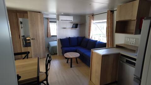 Propriété Airbnb réussie: Beautiful New 3-bedroom Air-conditioned Mobile Home with Pool View à Lège Cap Ferret