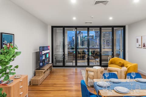 3BR Skyline Terrace | Long Stay & Monthly Discount