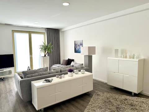 Top performing Airbnb: Fantastic loft on 2 floors, right on the water in Brandenburg An Der Havel