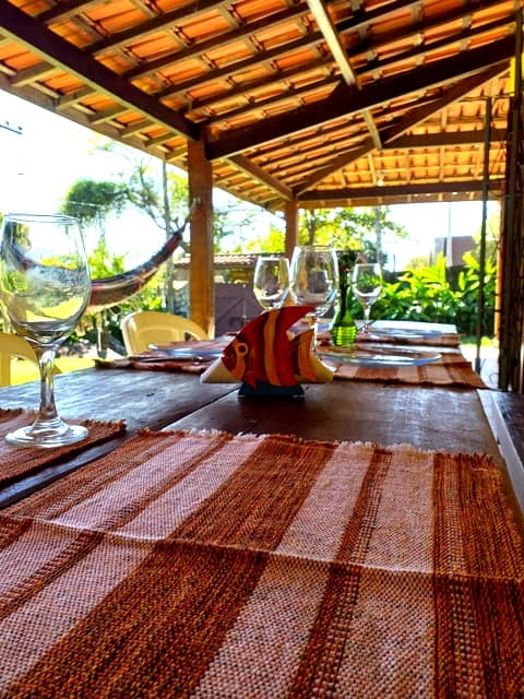 9 guests, 3 qtos, 300m beach, market and farmc